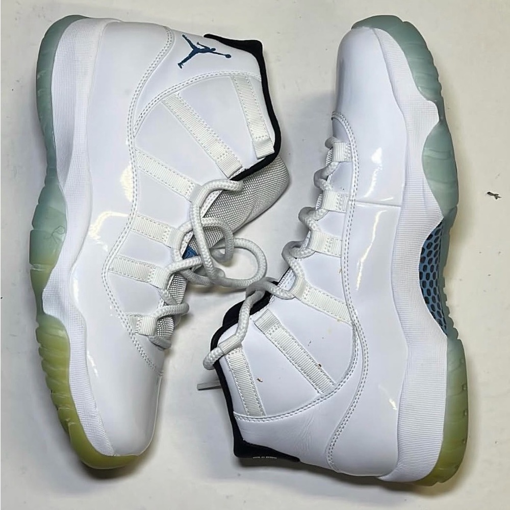 Jordan 11 Retro Legend Blue